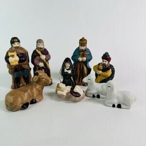 P.I.L Chicago 9 pc Nativity Set Fine Ceramic Hand Crafted/Painted Religious Box